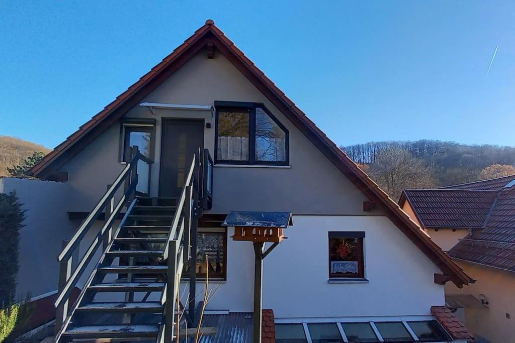 Kleine, gemütliche Dachgeschosswohnung Laudenbach  Exterior foto